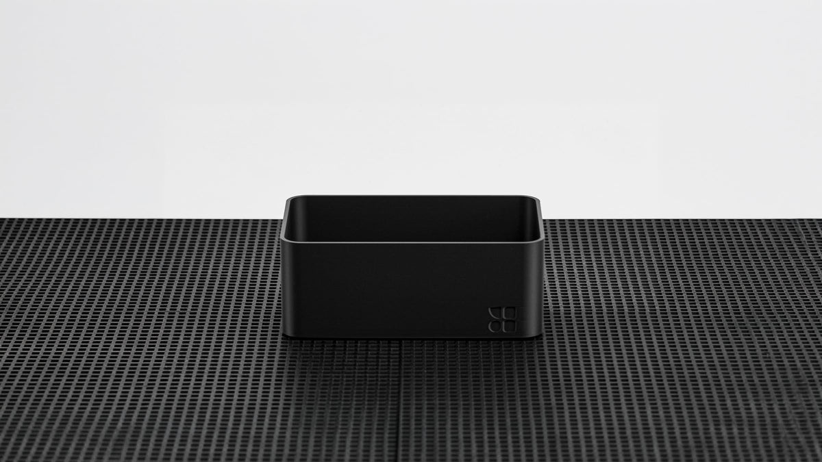 Box L · Чорний