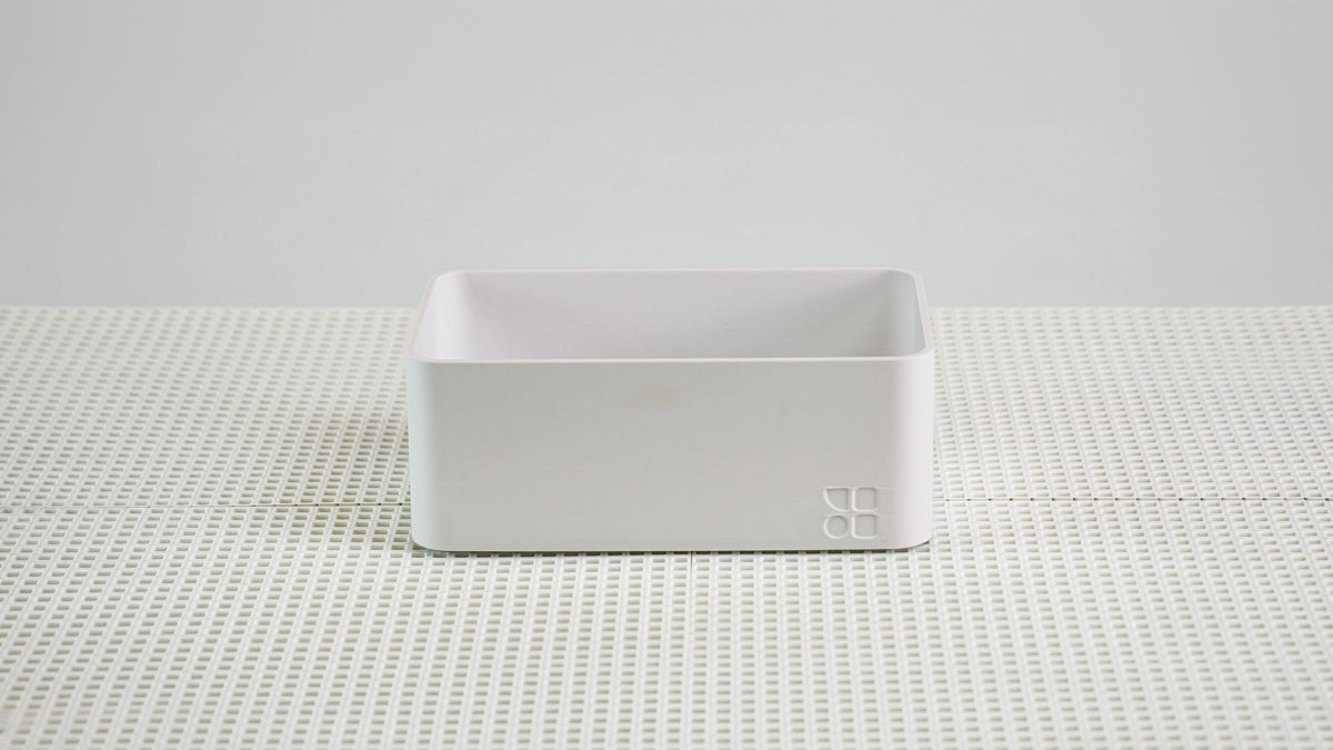 Box L · Білий