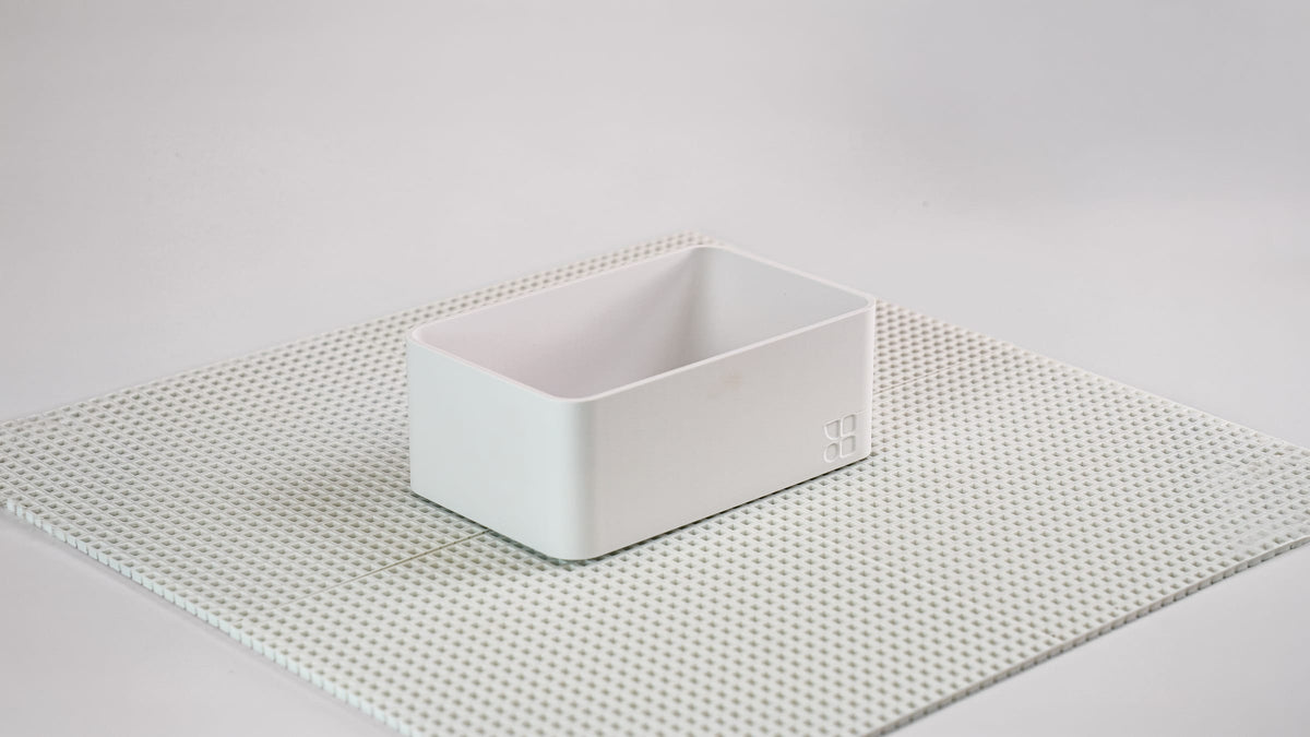 Box L · Білий